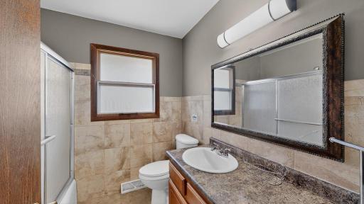 3 bed 2 bath home for sale 1317 11th Ave SE Rochester MN 55904