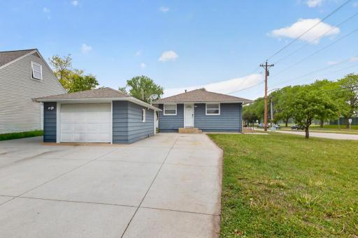 3 bed 2 bath home for sale 1317 11th Ave SE Rochester MN 55904