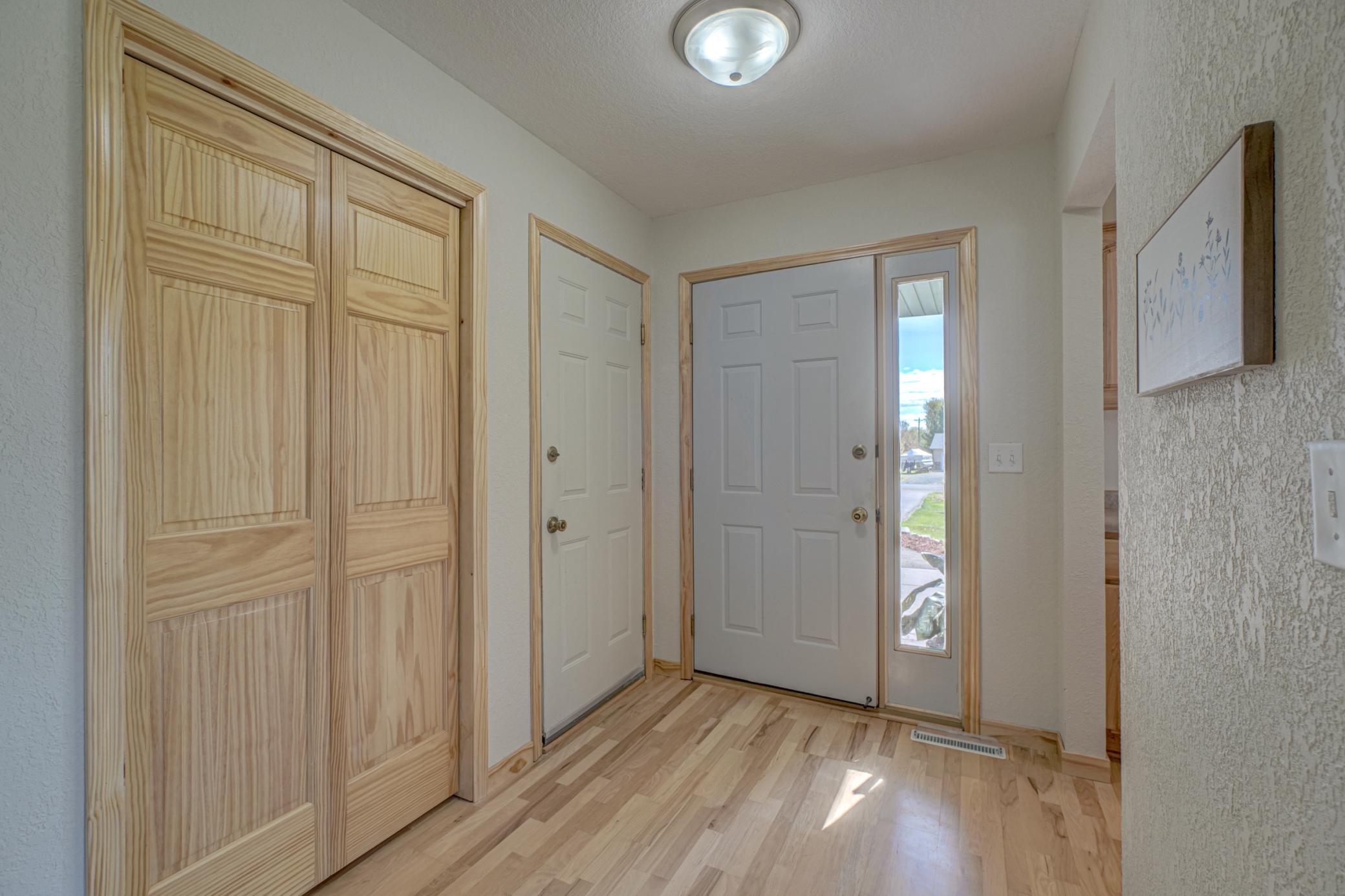 897 217th St-12.jpg