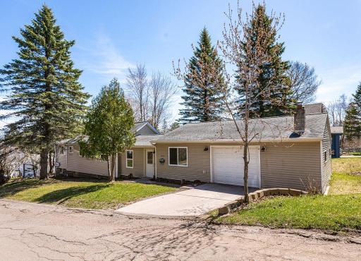 1540 N 7th Avenue E, Duluth, MN 55805