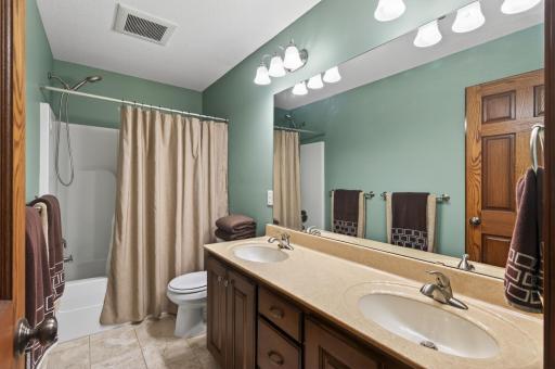 12686 NE 96th Street NE, Elk River, MN 55330