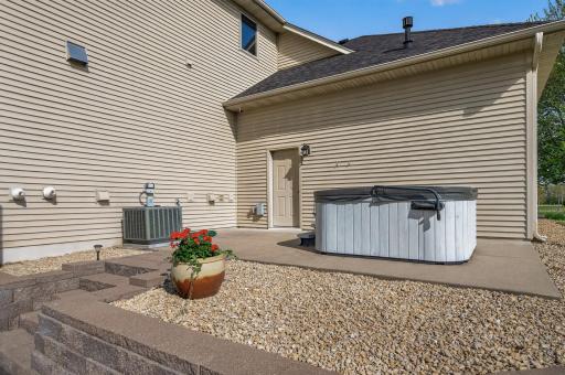 12686 NE 96th Street NE, Elk River, MN 55330