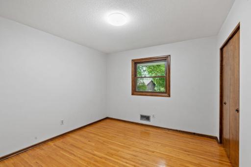 868 Cobb Road, Saint Paul, MN 55126