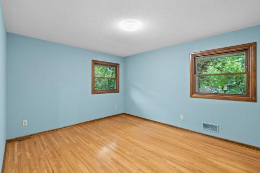868 Cobb Road, Saint Paul, MN 55126