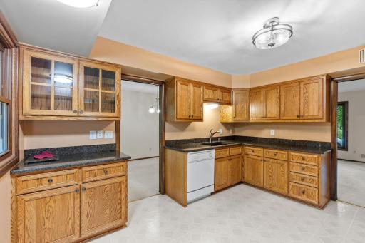 868 Cobb Road, Saint Paul, MN 55126