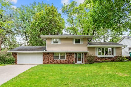 868 Cobb Road, Saint Paul, MN 55126