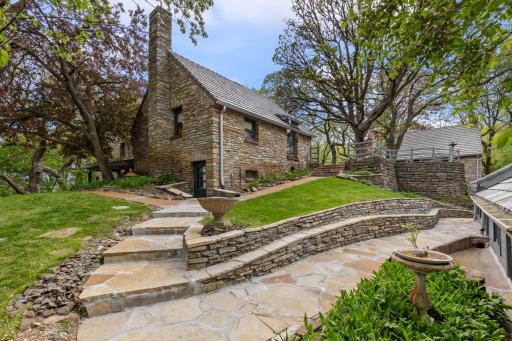 10300 Riverview Road, Eden Prairie, MN 55347