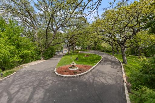 10300 Riverview Road, Eden Prairie, MN 55347