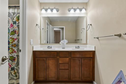 708 Rockburn Road, Chanhassen, MN 55317