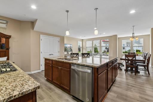 708 Rockburn Road, Chanhassen, MN 55317