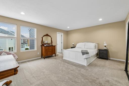 708 Rockburn Road, Chanhassen, MN 55317