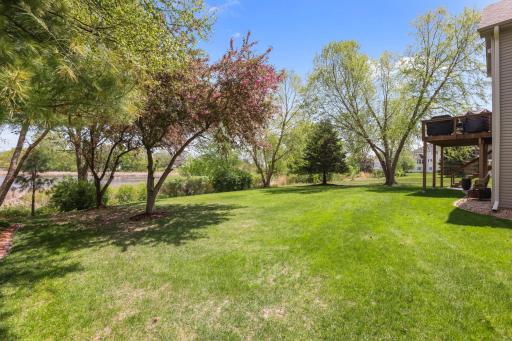 8156 9th Street Place N, Oakdale, MN 55128