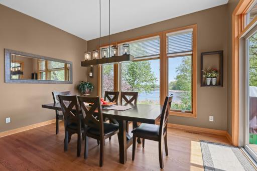 8156 9th Street Place N, Oakdale, MN 55128