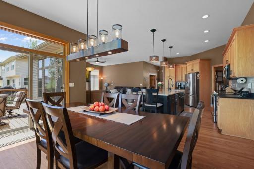 8156 9th Street Place N, Oakdale, MN 55128