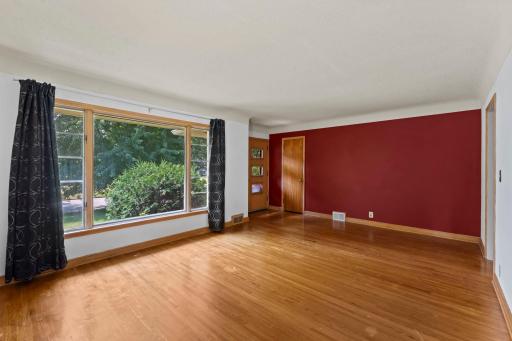 14-web-or-mls-1739 Hampshire Ave-66.jpg