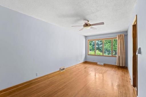 23-web-or-mls-1739 Hampshire Ave-108.jpg