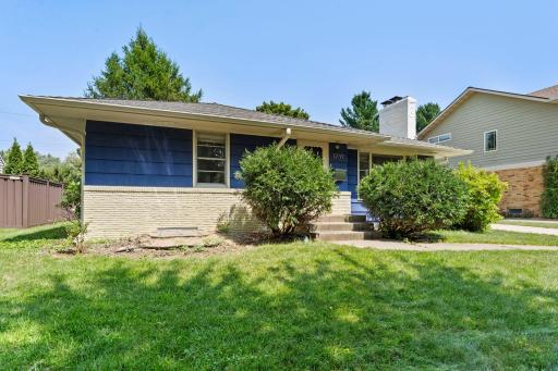 7-web-or-mls-1739 Hampshire Ave-13.jpg