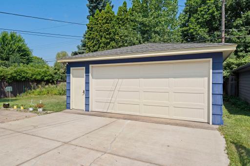50-web-or-mls-1739 Hampshire Ave-18.jpg