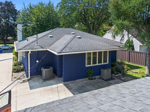 49-web-or-mls-1739 Hampshire Ave-220.jpg