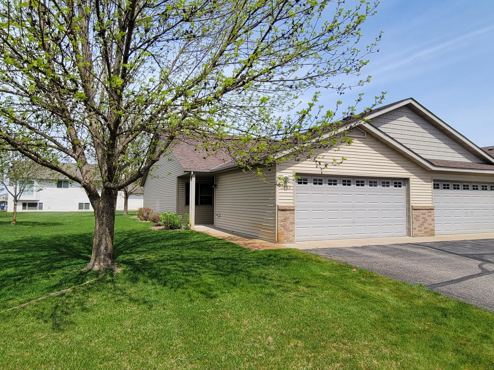 Welcome to 1059 Manor Court!