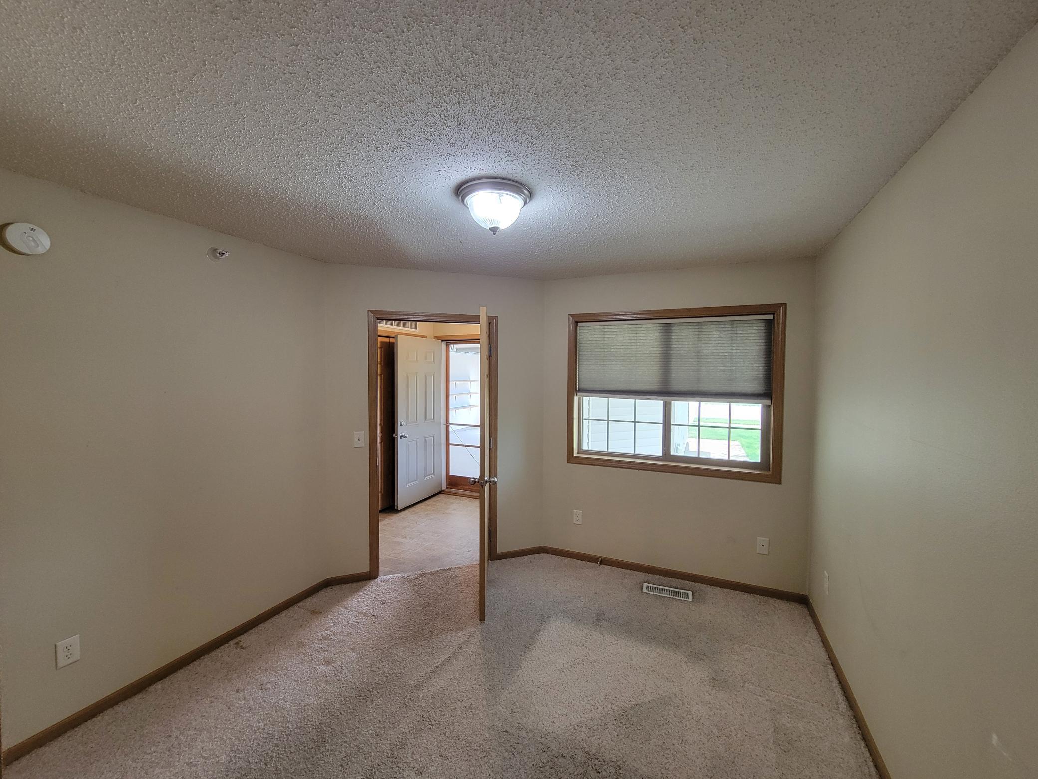 2 nice-sized bedrooms