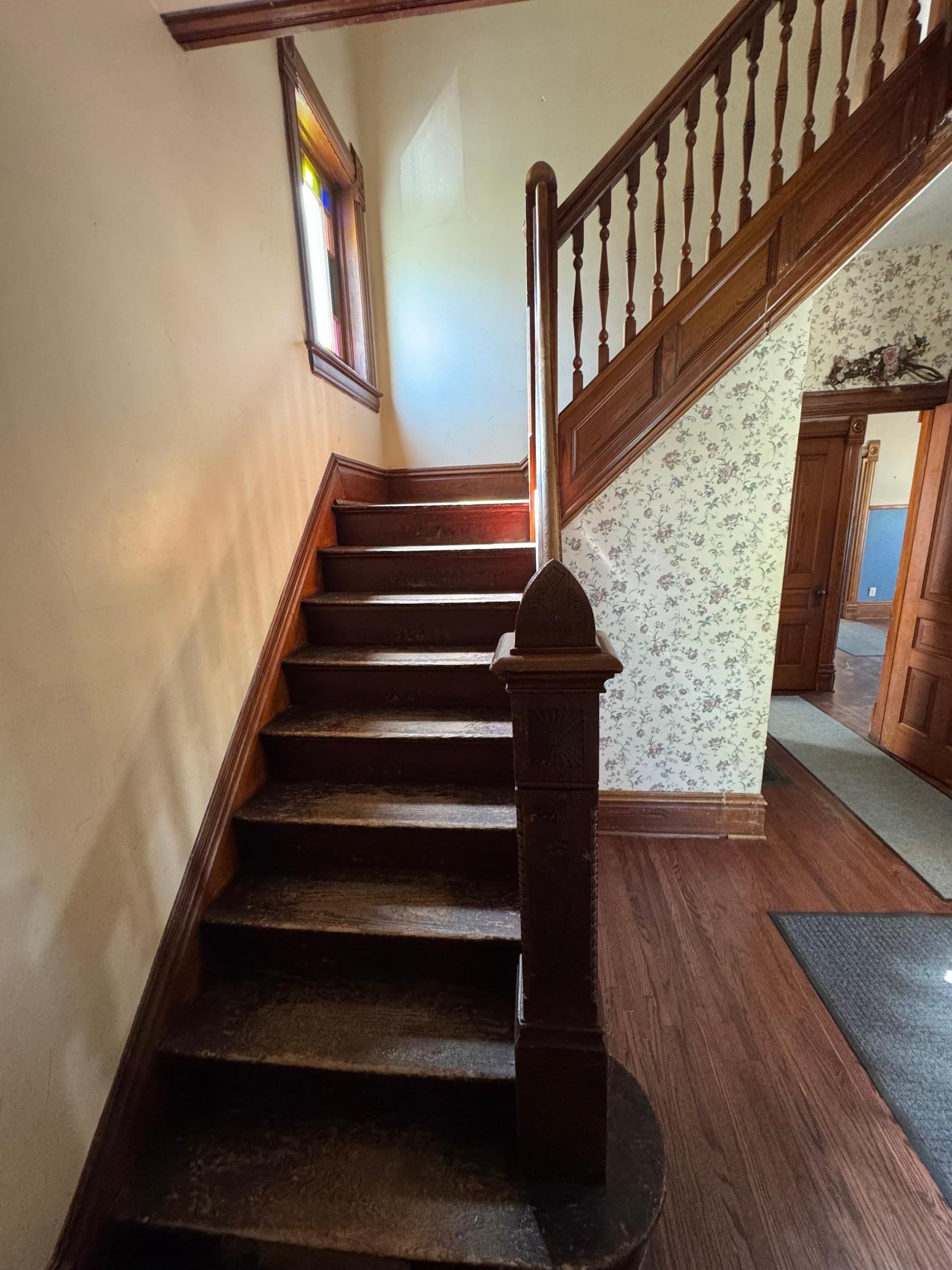 Open staircase from entry