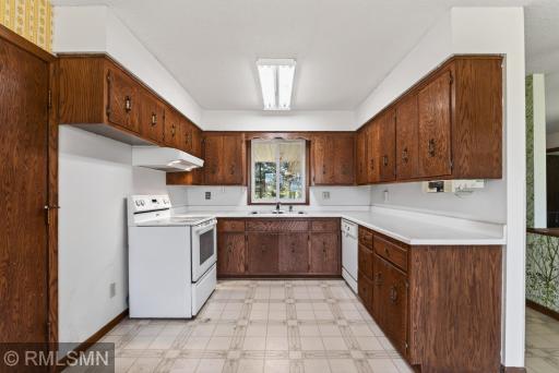 14915 Crow River Drive, Rogers, MN 55374