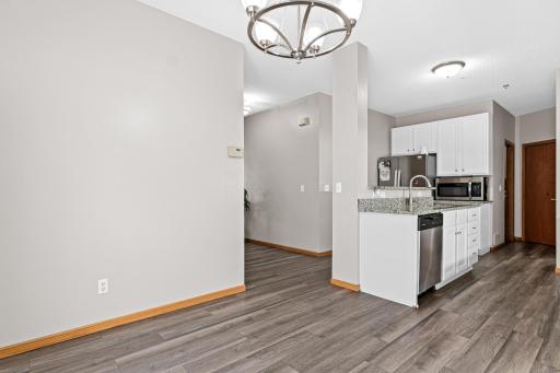 17980 Cobblestone Way, Eden Prairie, MN 55347