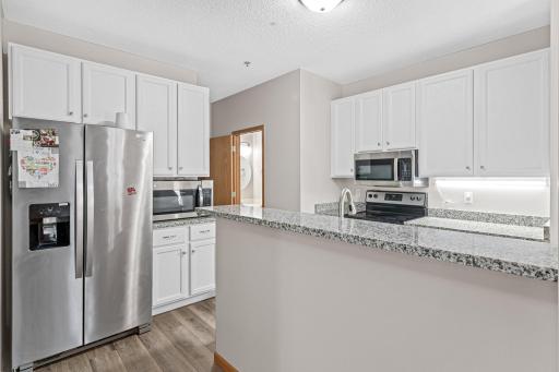 17980 Cobblestone Way, Eden Prairie, MN 55347
