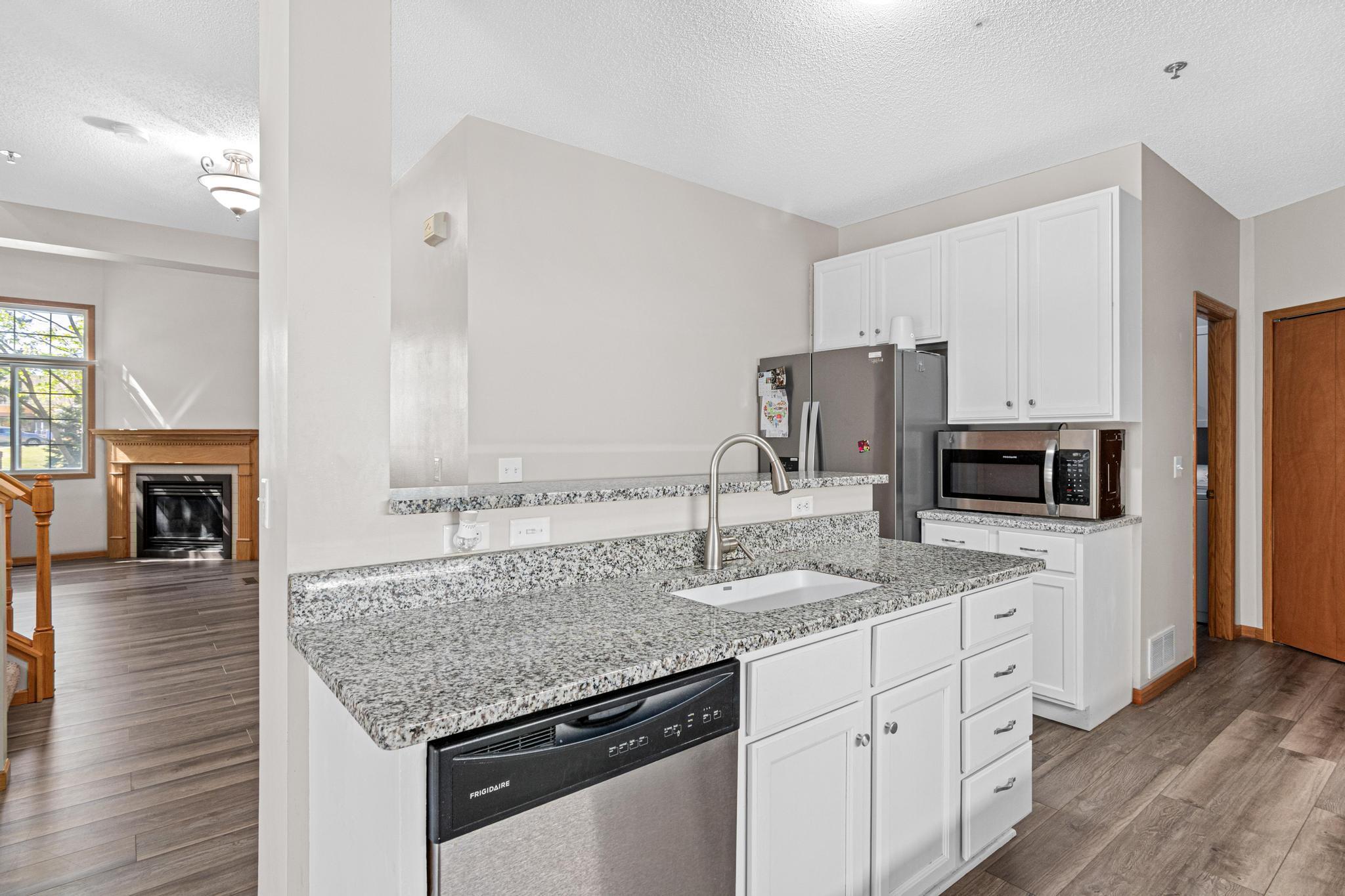 17980 Cobblestone Way-8.jpg