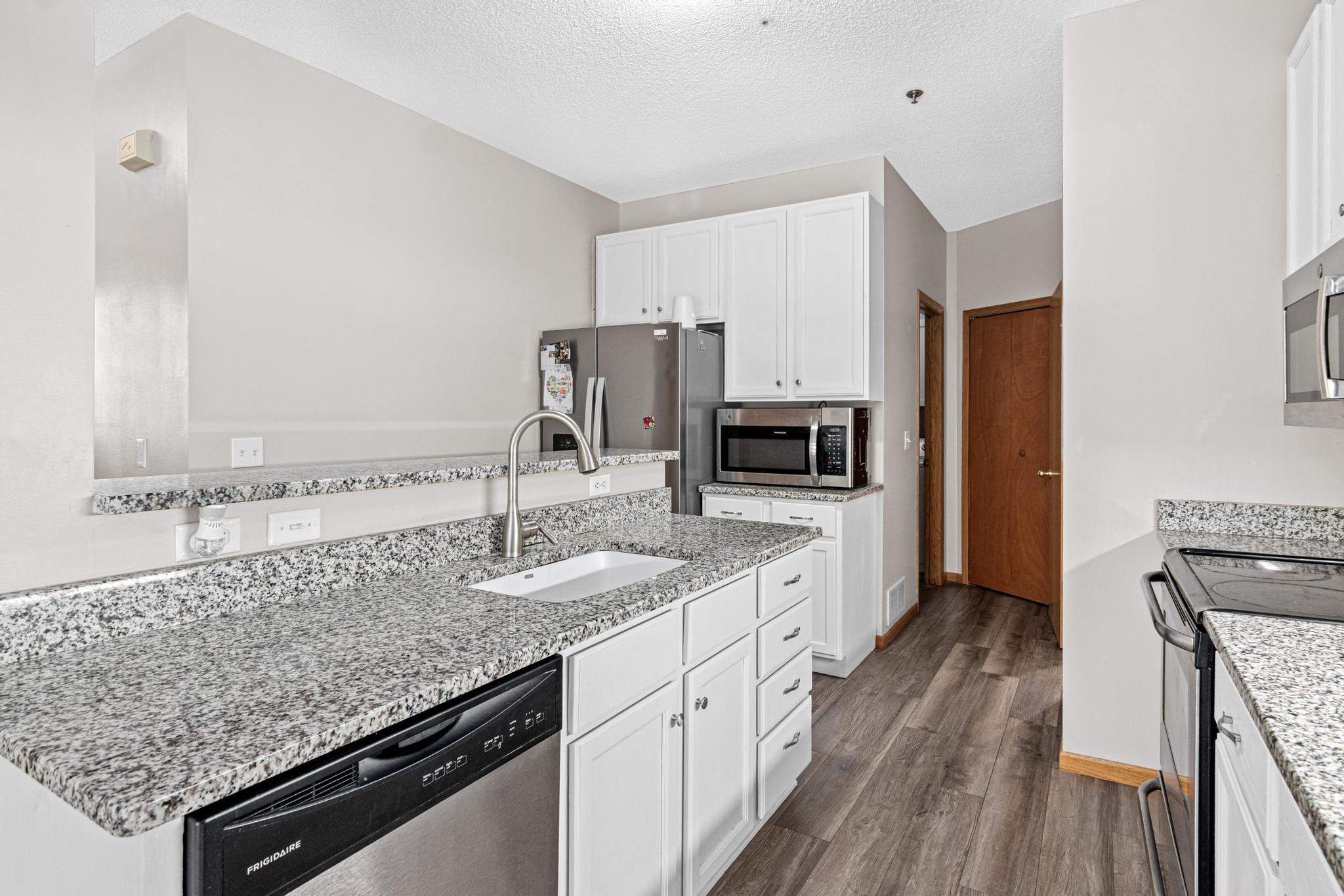 17980 Cobblestone Way-9.jpg