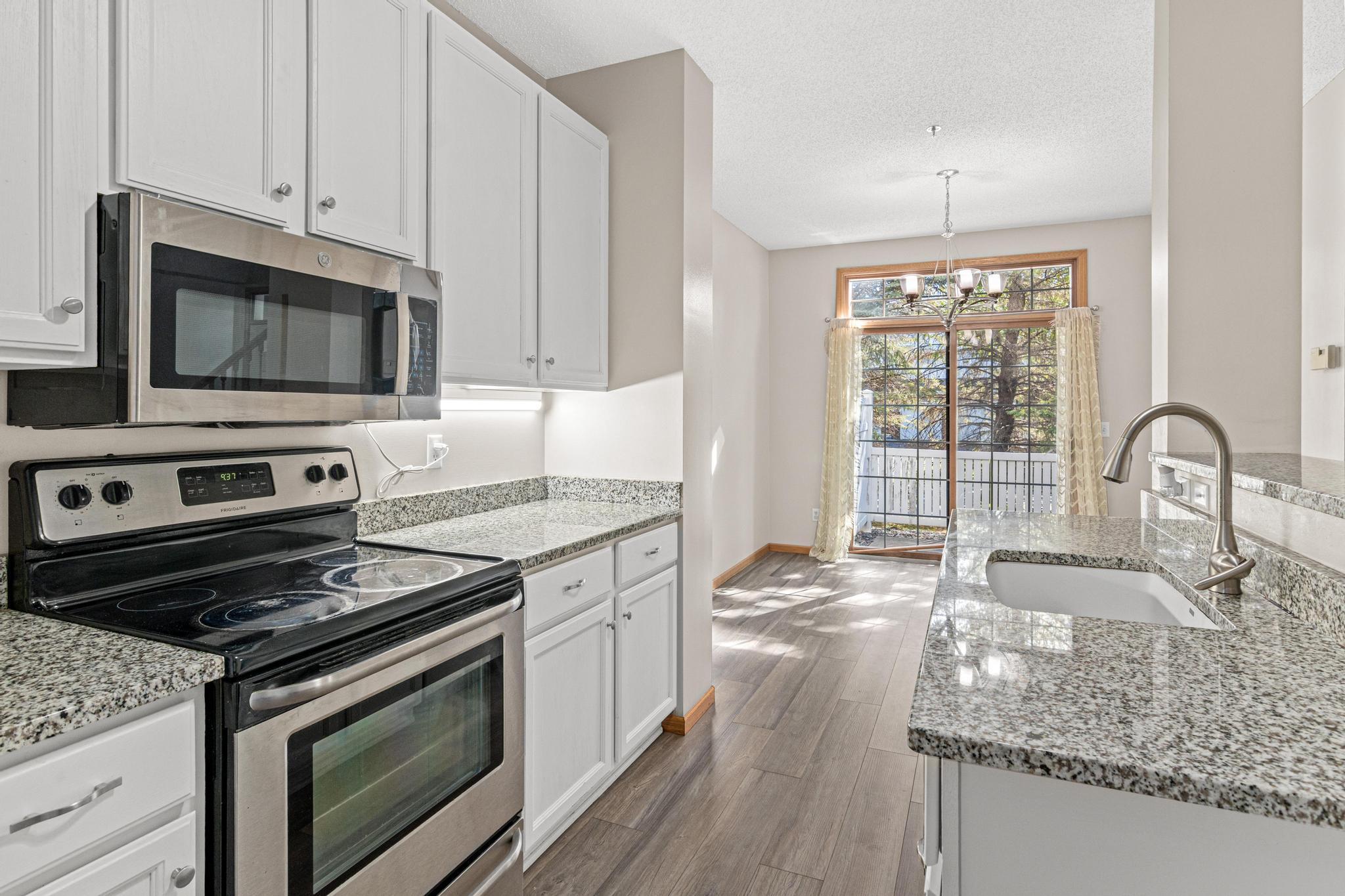 17980 Cobblestone Way-12.jpg