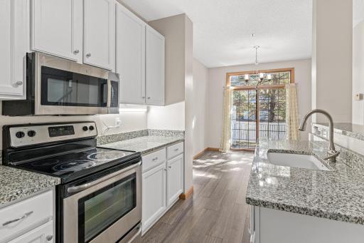17980 Cobblestone Way, Eden Prairie, MN 55347