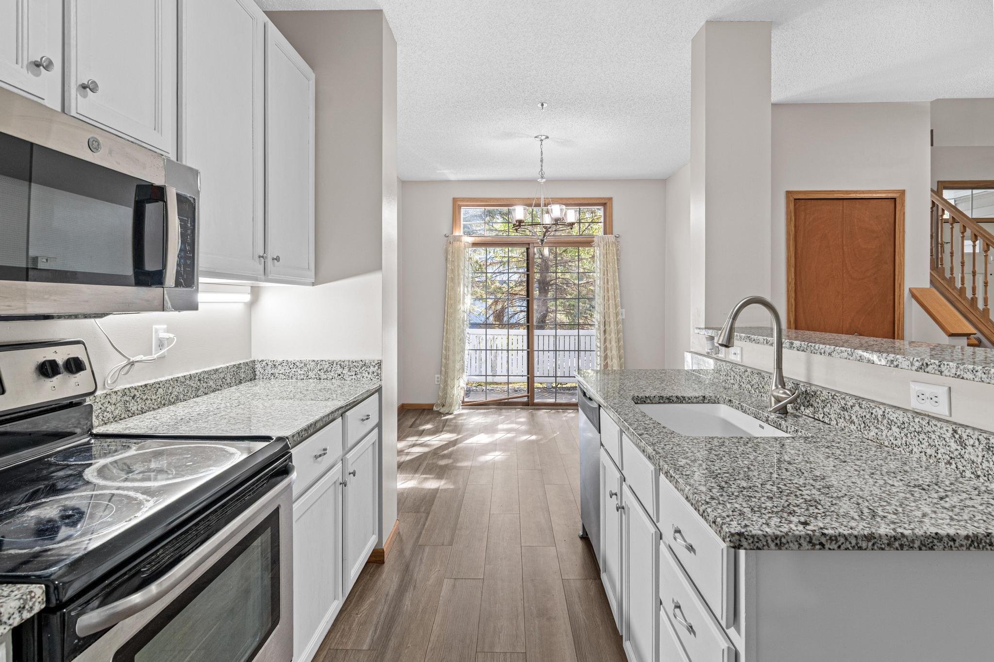 17980 Cobblestone Way-13.jpg