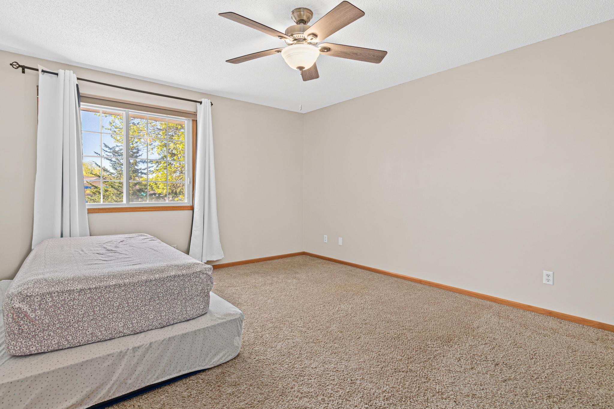 17980 Cobblestone Way-17.jpg