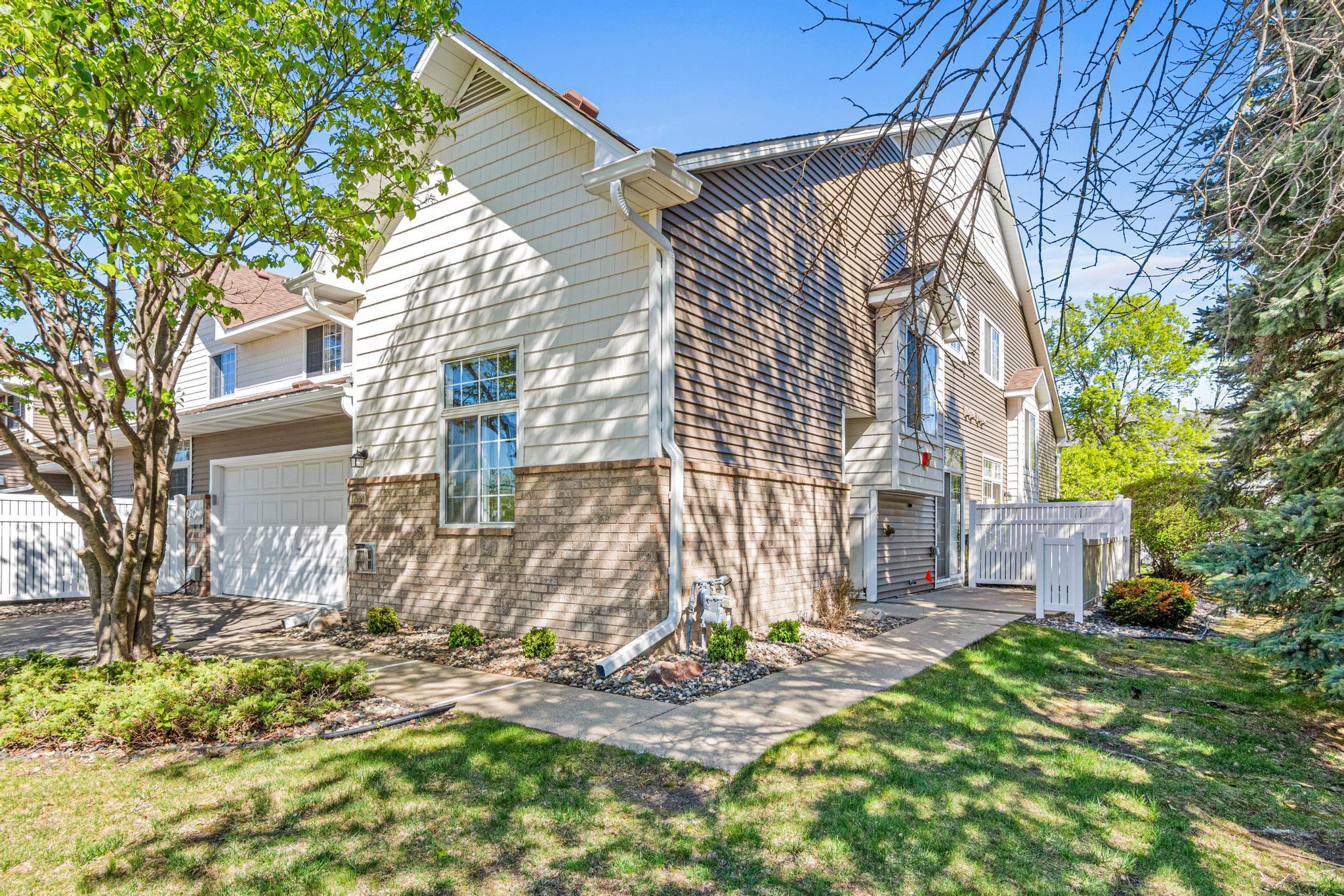17980 Cobblestone Way-1b.jpg
