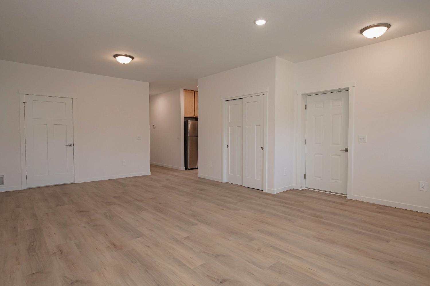 Living.dinning room (2).jpg