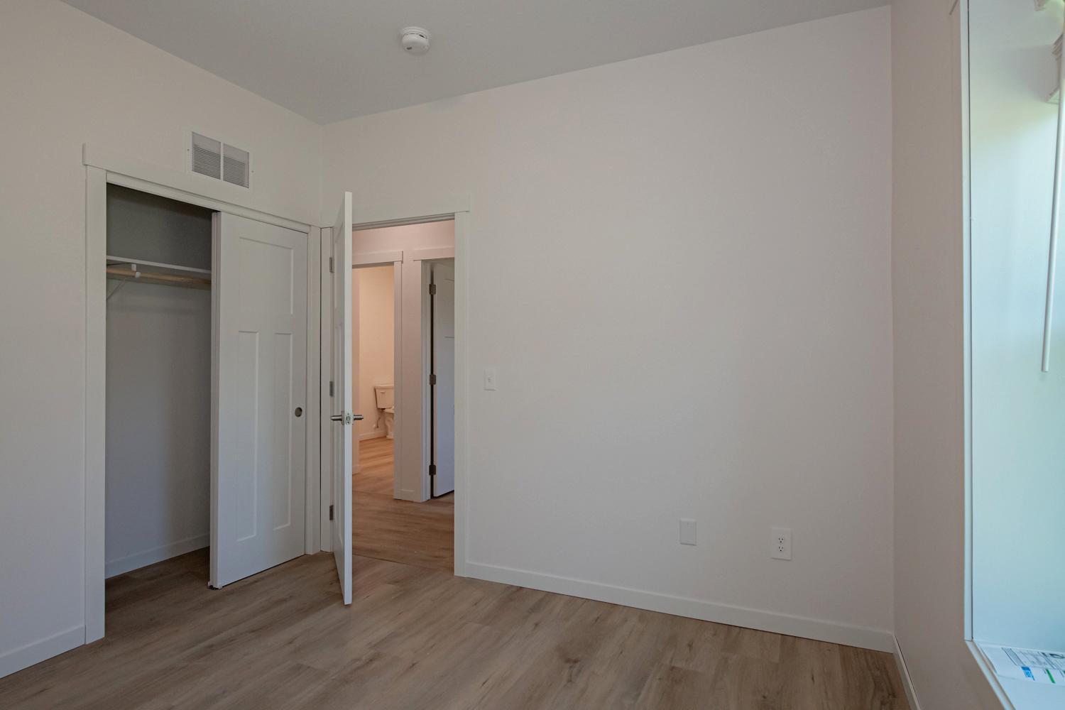 Bedroom 2 (2).jpg