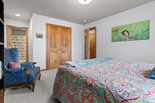 6520 Christianson Parkway S, Fargo, ND 58104