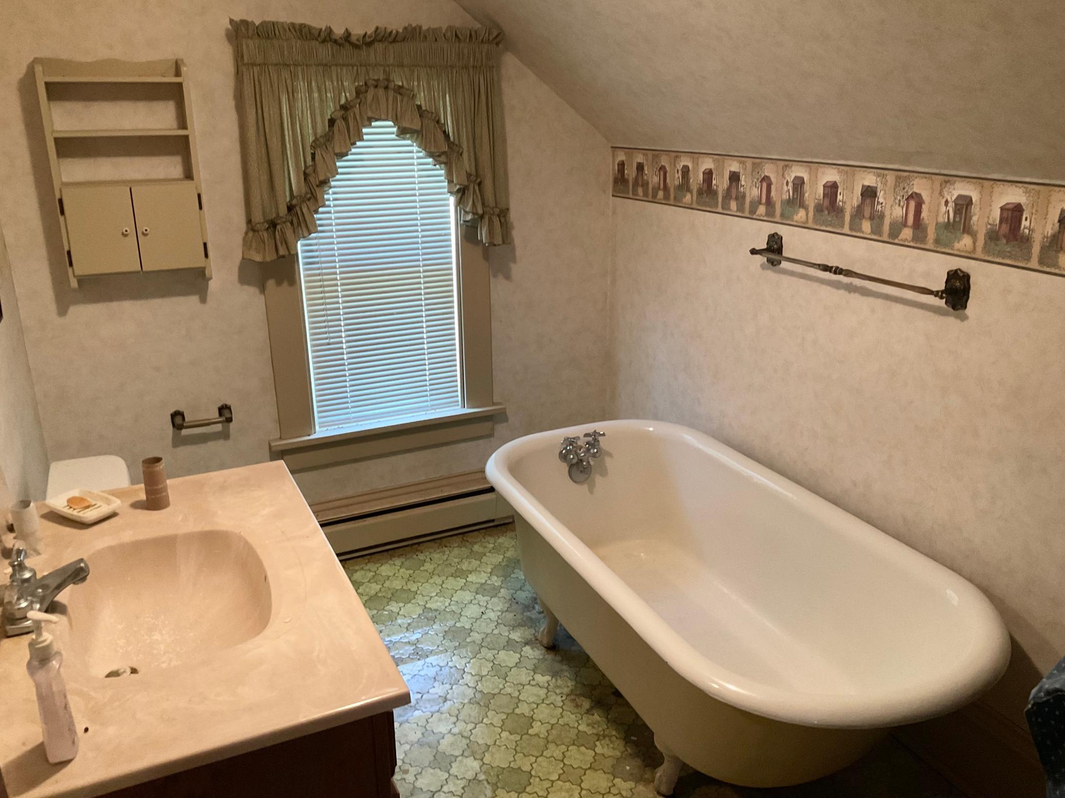 Upper Bathroom