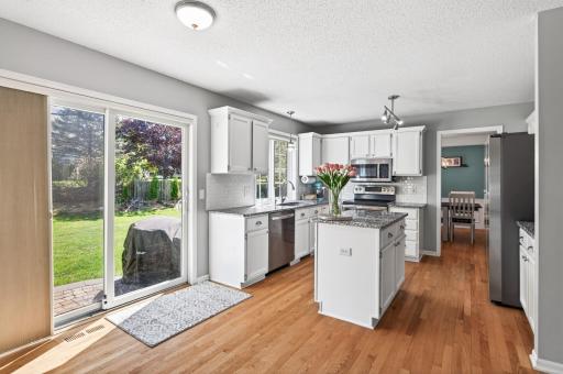 1807 Bromley Drive, Woodbury, MN 55125