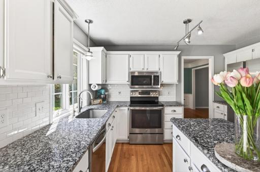 1807 Bromley Drive, Woodbury, MN 55125