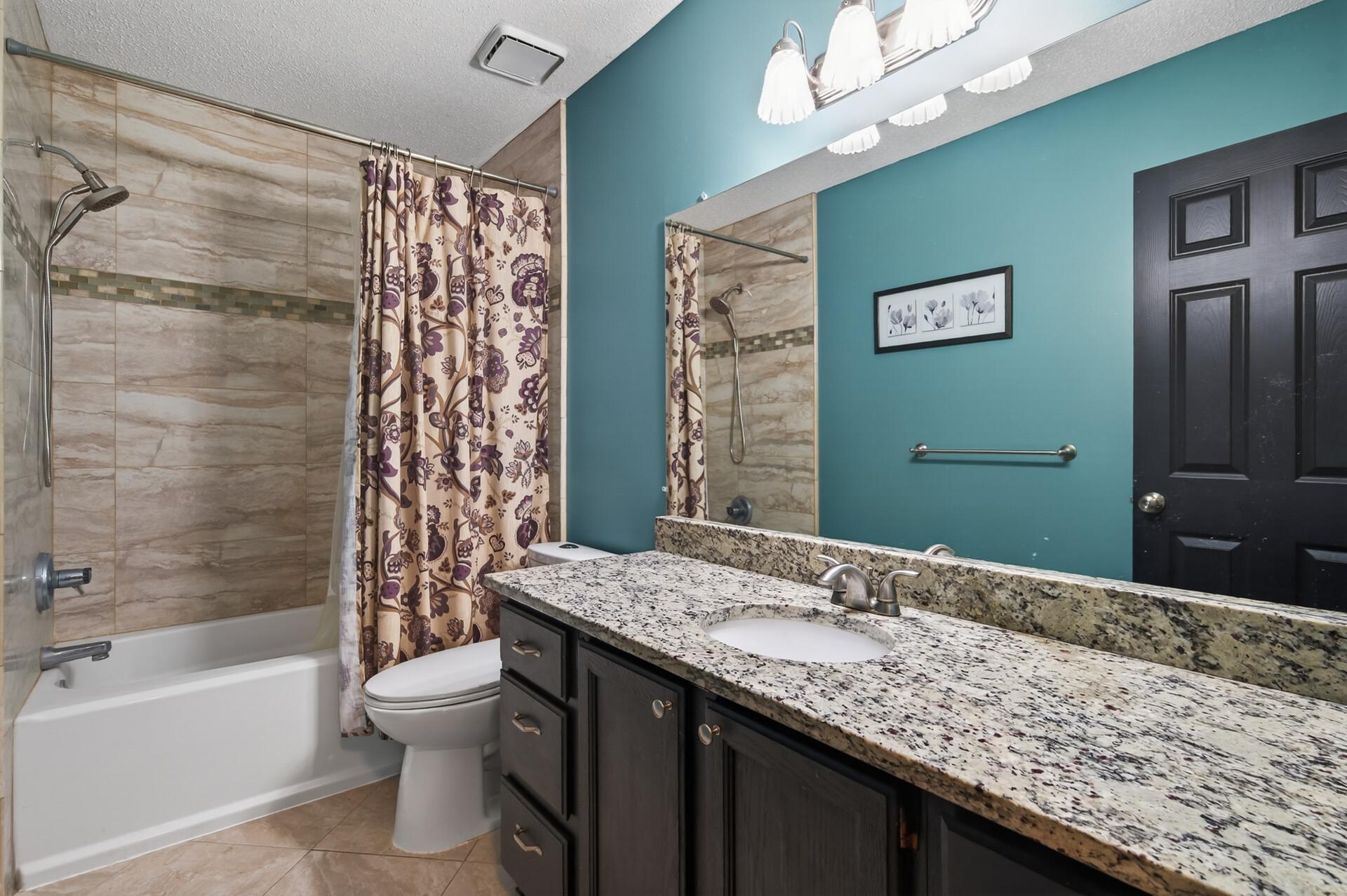 Bathroom second floor.jpg