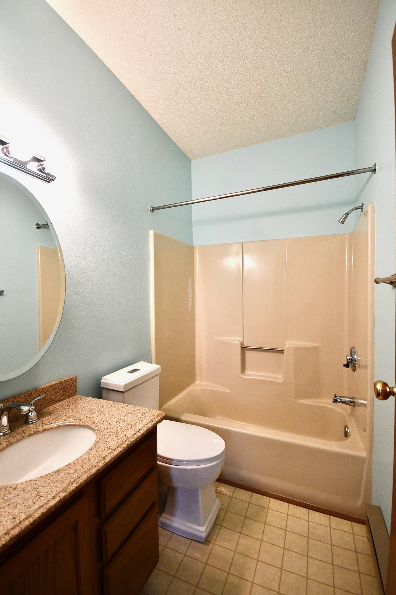 Full Bathroom 1