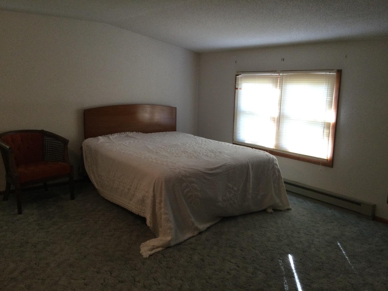 Upper bedroom