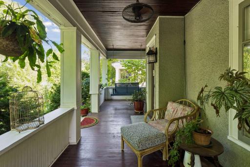 Large, inviting front porch with ceiling fans (keeps the bugs away)!