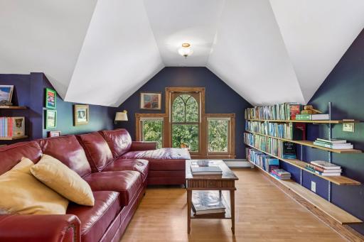 1929 James Avenue S, Minneapolis, MN 55403