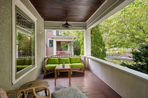 Large, inviting front porch with ceiling fans (keeps the bugs away)!