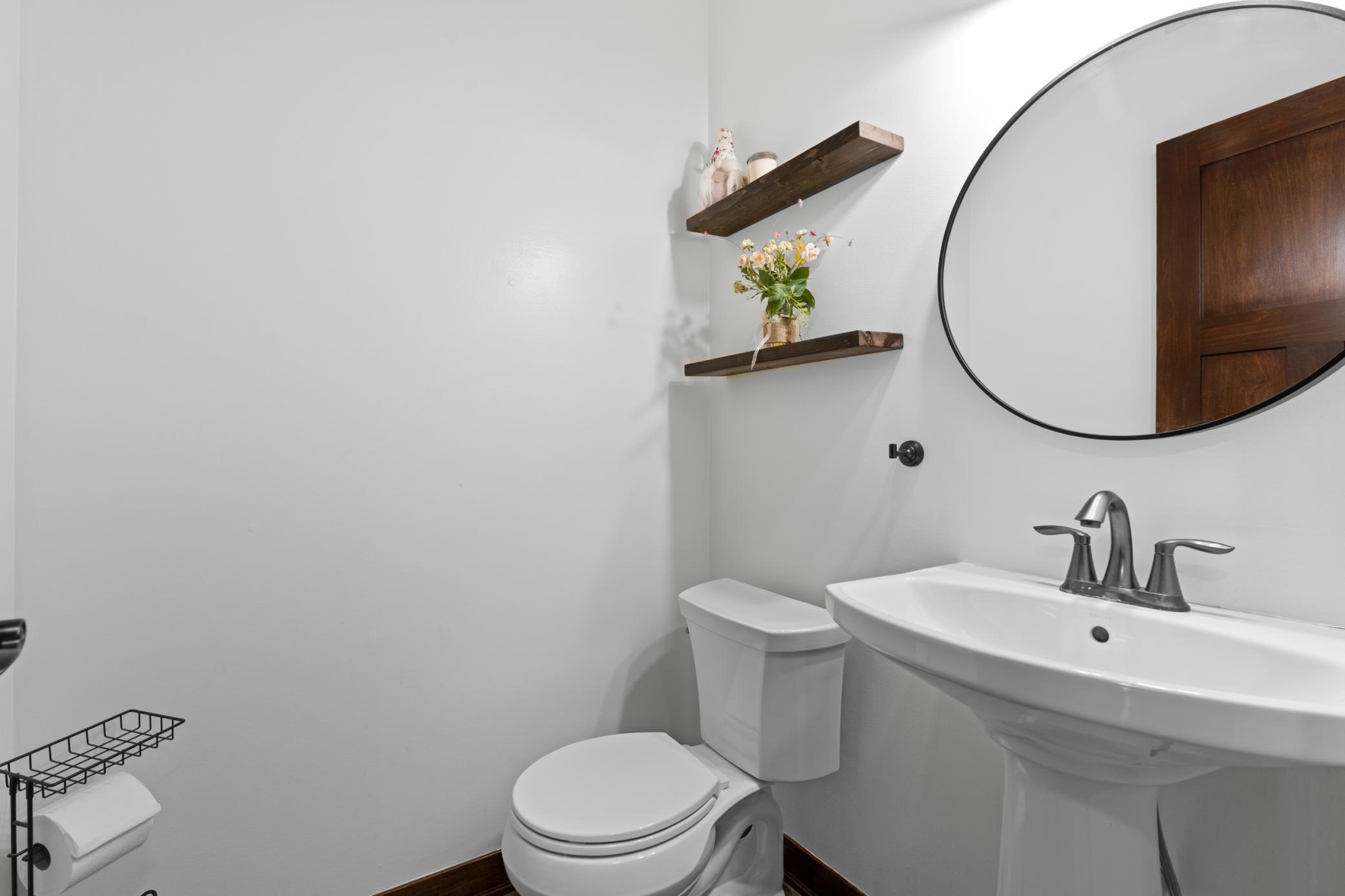 Main floor 1/2 bathroom