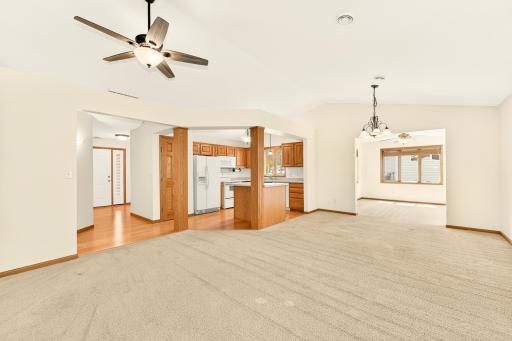 612 15 1/2 Avenue NW, Kasson, MN 55944